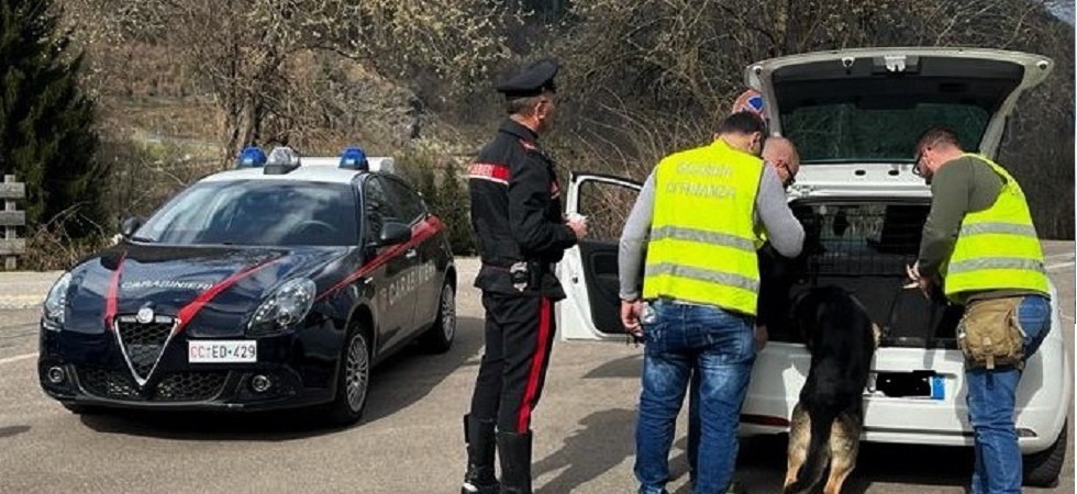 Spaccio alla festa di fine stagione sciistica, denunciato un 23enne trovato con alcuni involucri di hashish